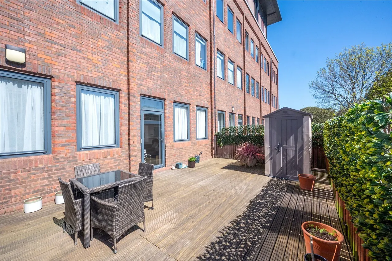 1 bed flat for sale, London Road, Isleworth, TW7