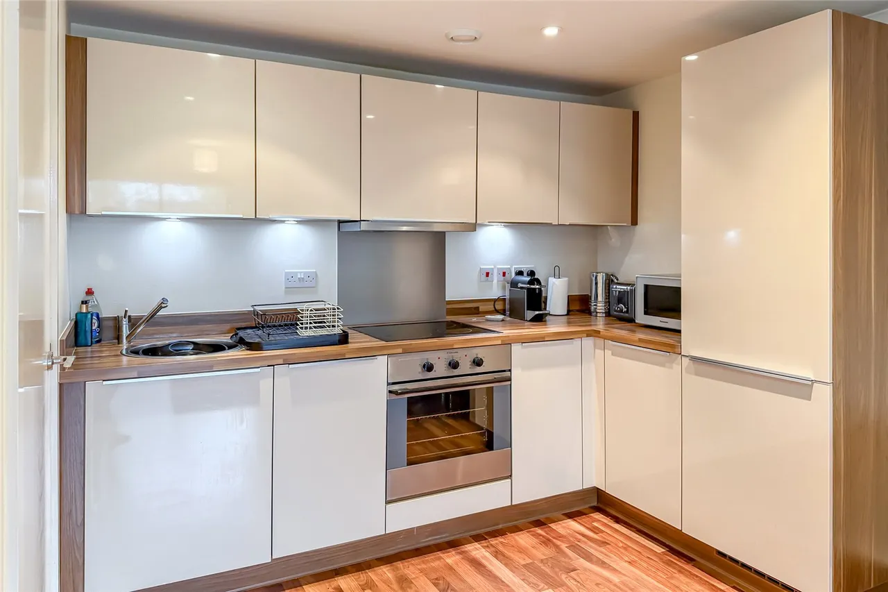 Manor Road, St. Albans, Hertfordshire, AL1 3FX, photo 5