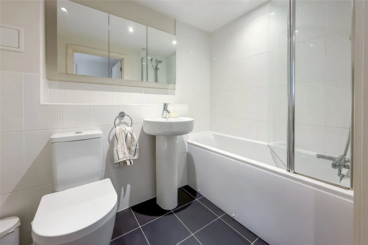 Manor Road, St. Albans, Hertfordshire, AL1 3FX, photo 7