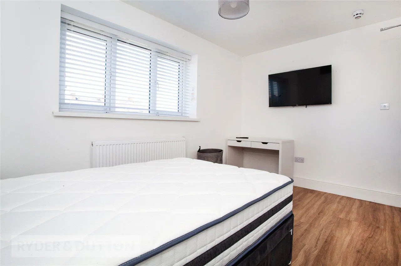 Royal Avenue, Heywood, OL10, photo 15