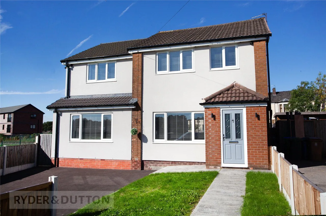 5 bed house for sale, Royal Avenue, Heywood, OL10