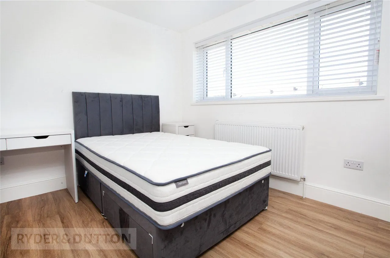 Royal Avenue, Heywood, OL10, photo 12