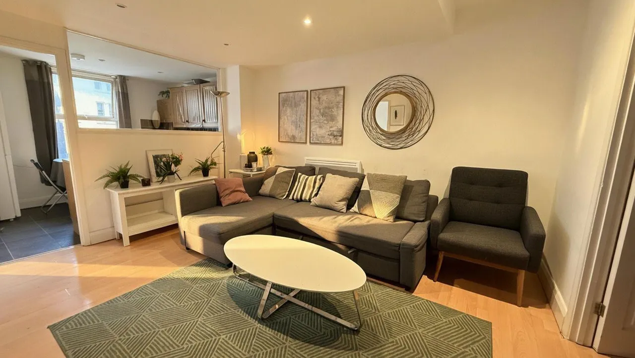 2 bed flat to rent, Fulham Broadway, London, SW6