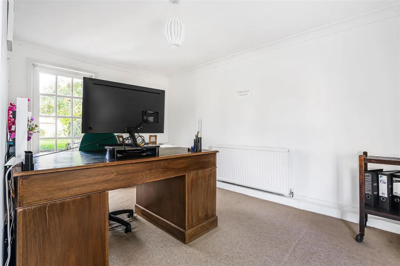 New Street, Chippenham, CB7, photo 11