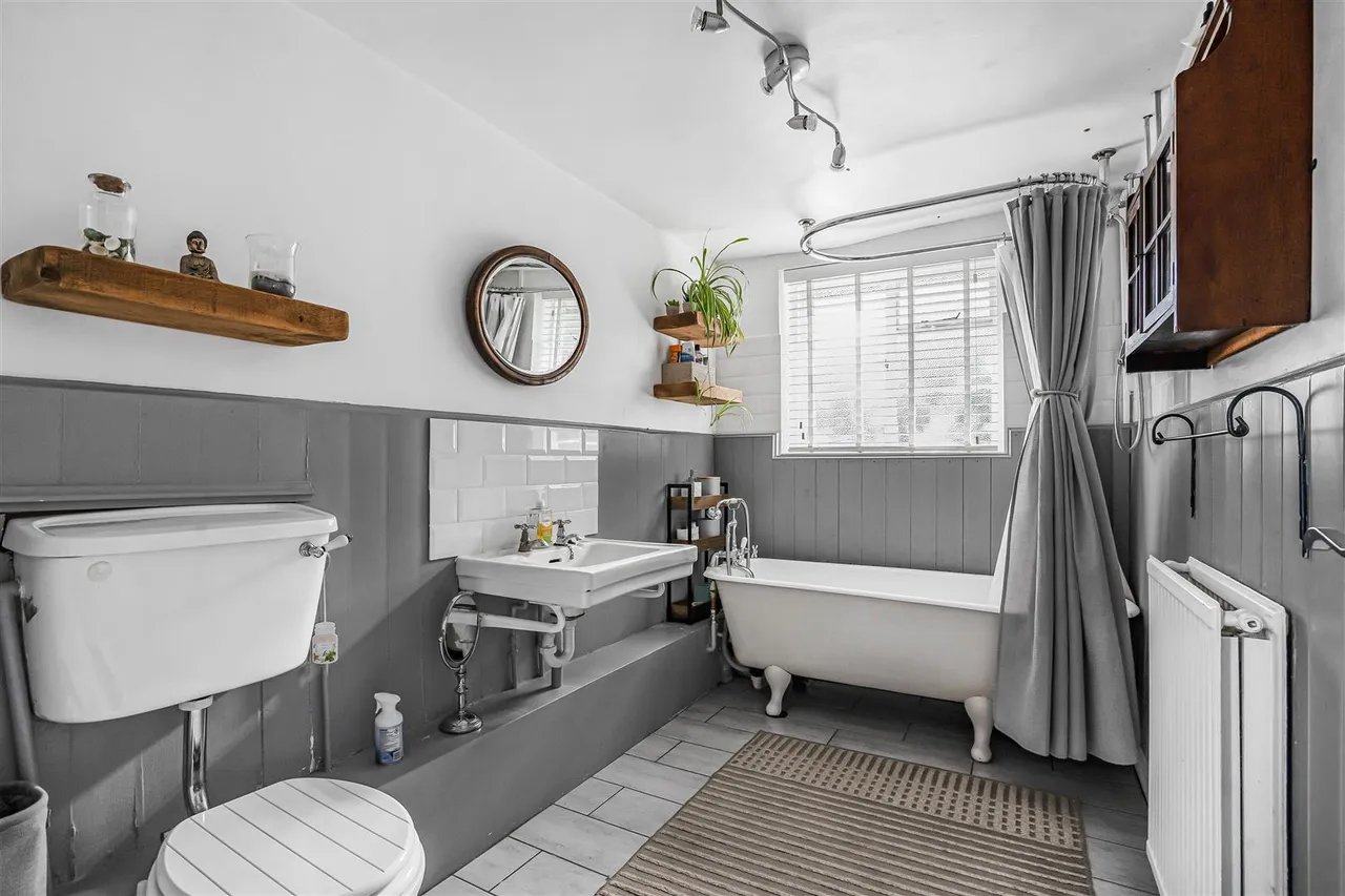 New Street, Chippenham, CB7, photo 12