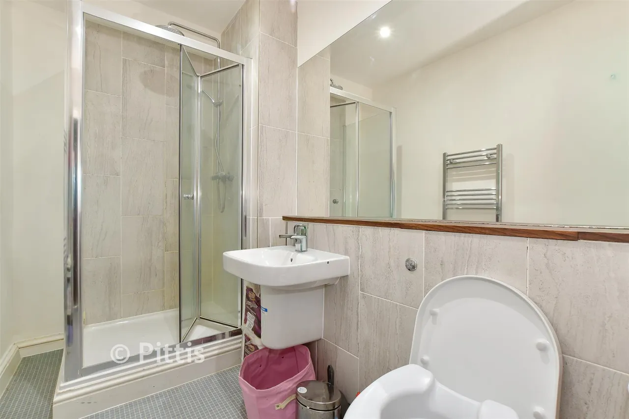 Albion Road, Sandown, PO36, photo 6