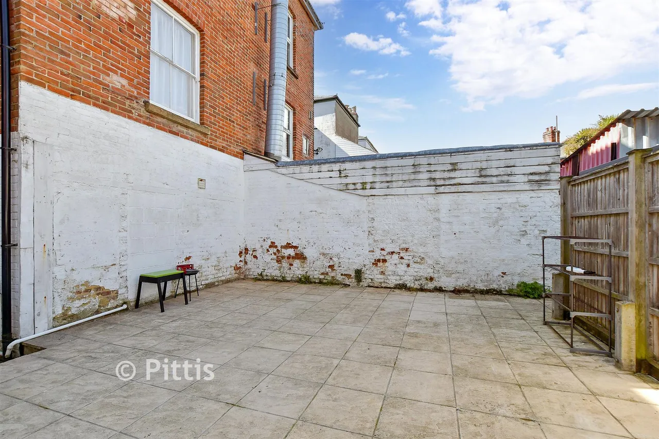 Albion Road, Sandown, PO36, photo 8
