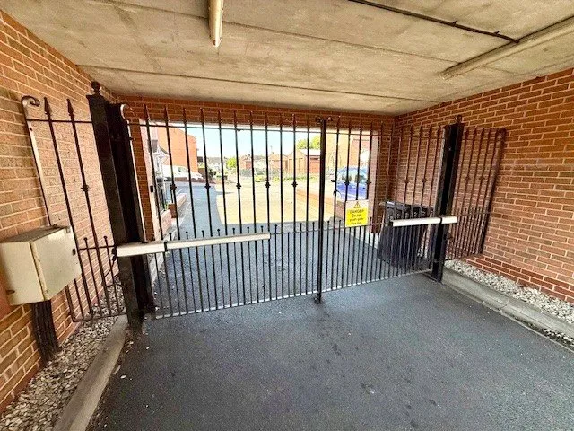 Stourbridge Road, Kidderminster, Worcestershire, DY10 2PN, photo 11