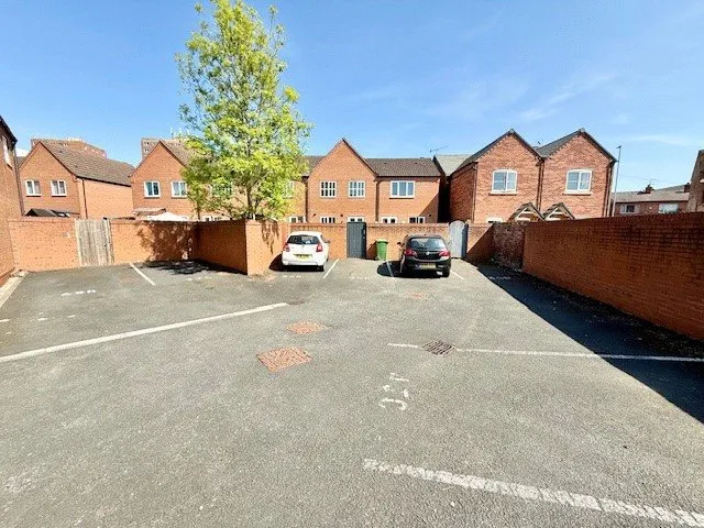 Stourbridge Road, Kidderminster, Worcestershire, DY10 2PN, photo 13