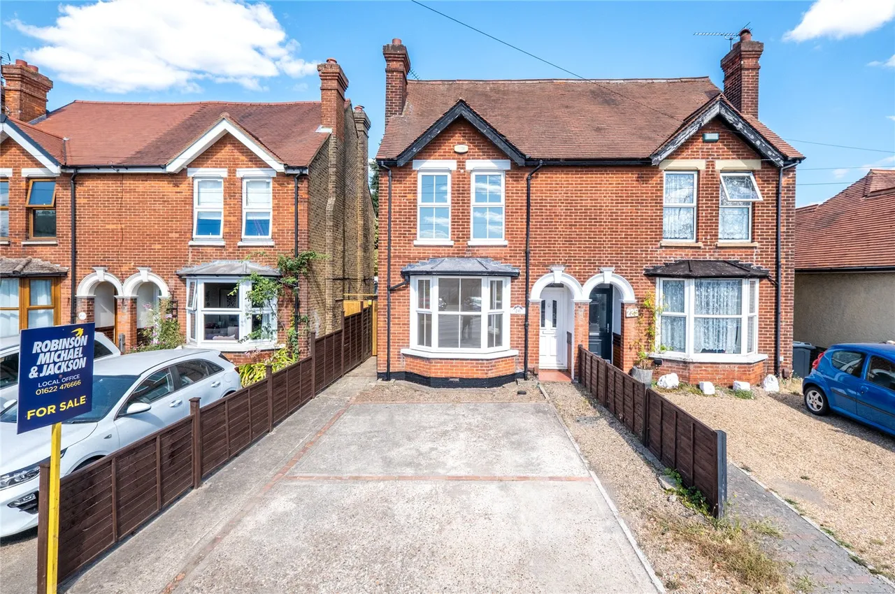 3 bed house for sale, Loose Road, Maidstone, ME15