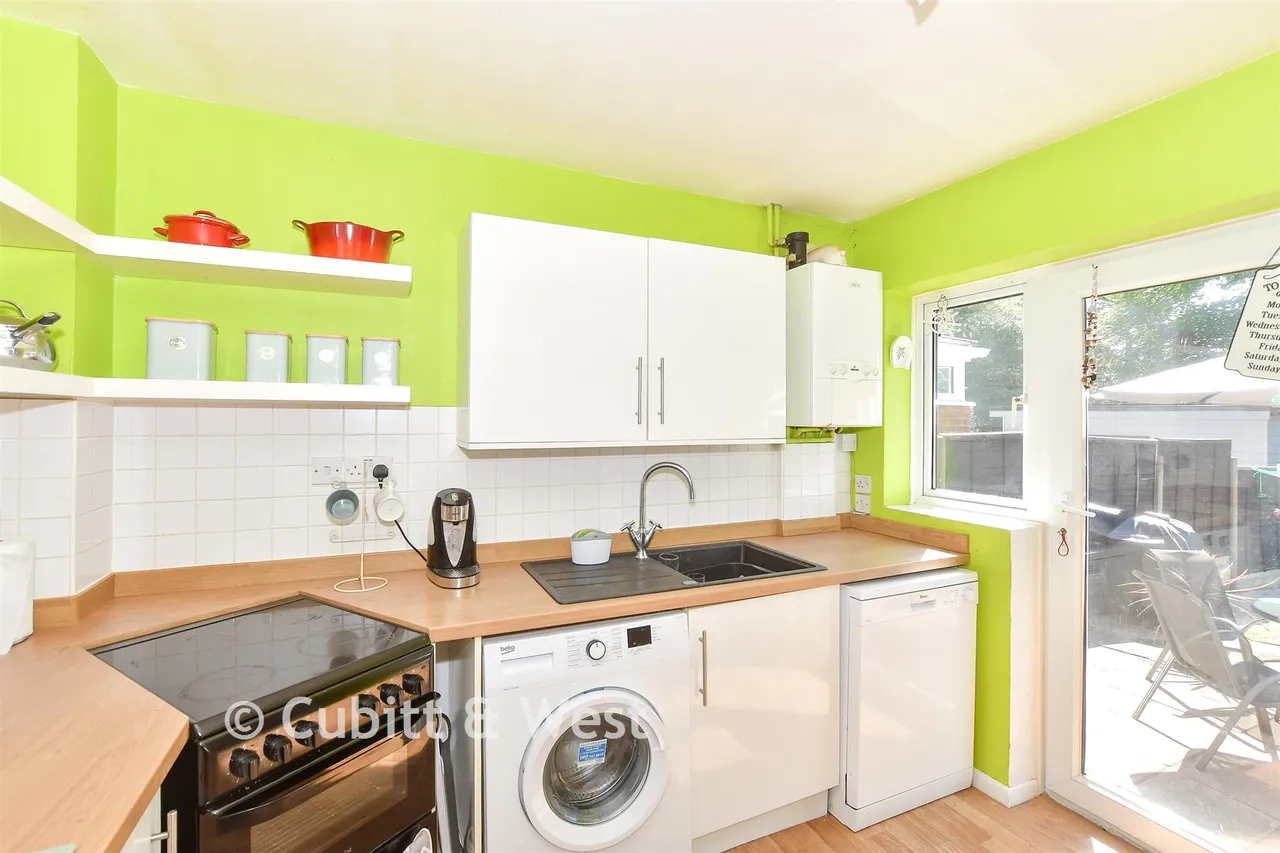 Kings Ride, Burgess Hill, RH15, photo 4