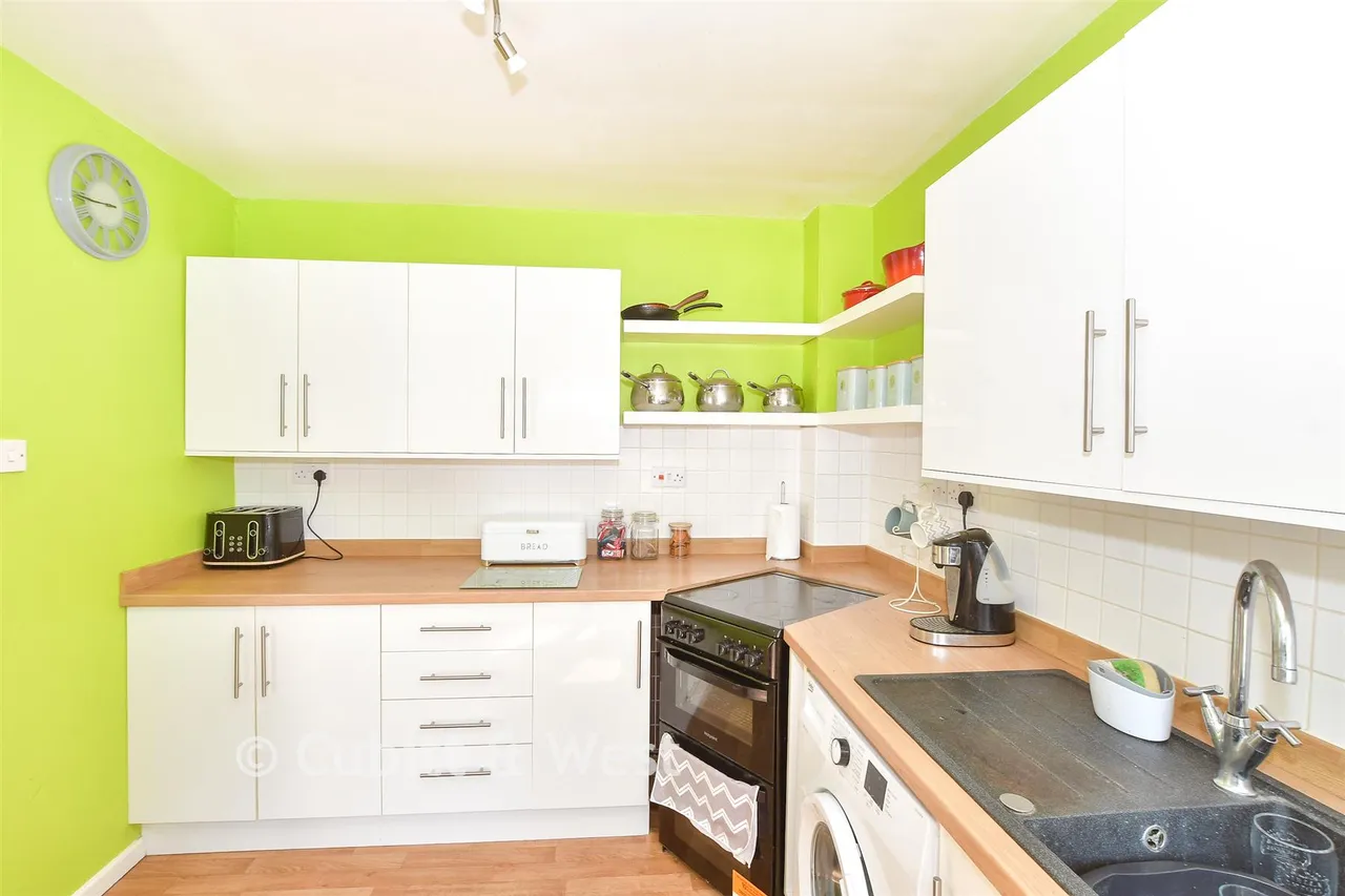 Kings Ride, Burgess Hill, RH15, photo 5