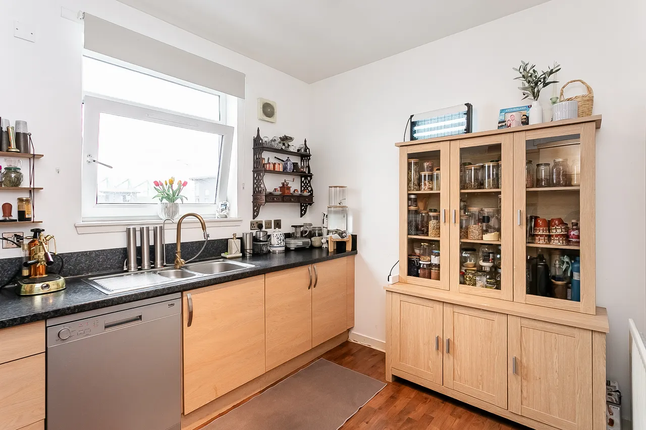 Hawkhill Close, Edinburgh, EH7, photo 9