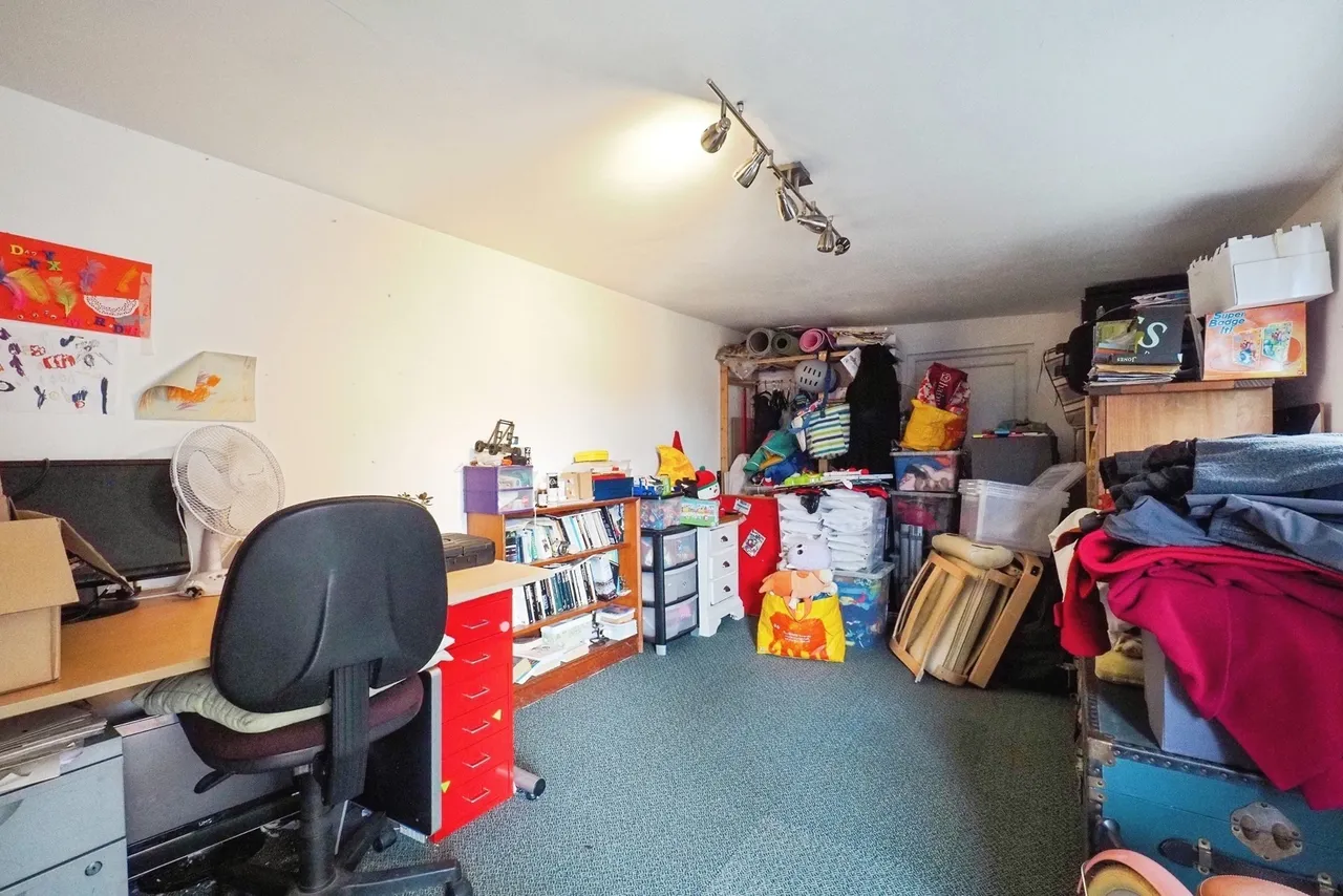 Cator Lane, Beeston, Nottingham, Nottinghamshire, NG9, photo 20