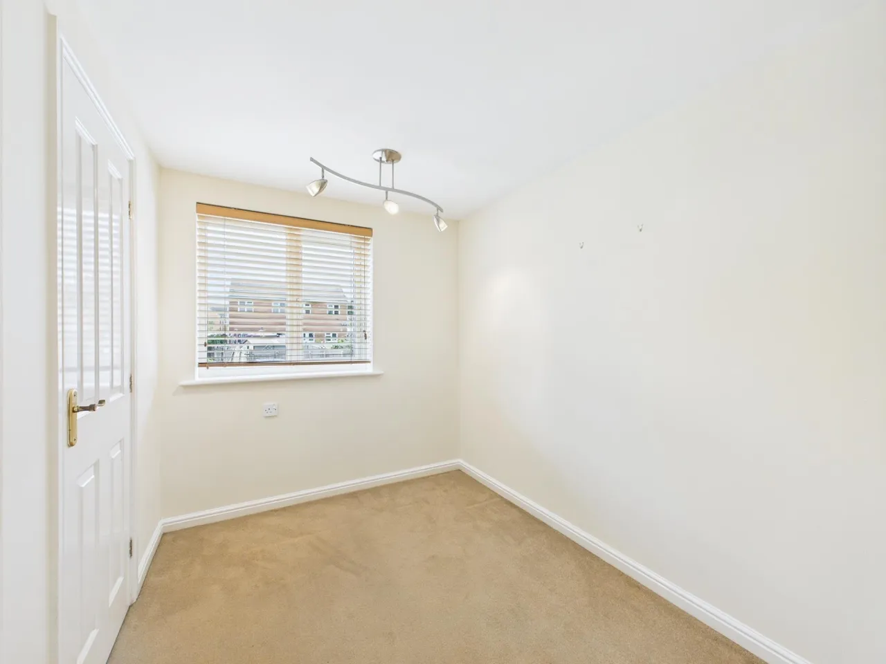 Eliot Mews, Nuneaton, CV10, photo 9