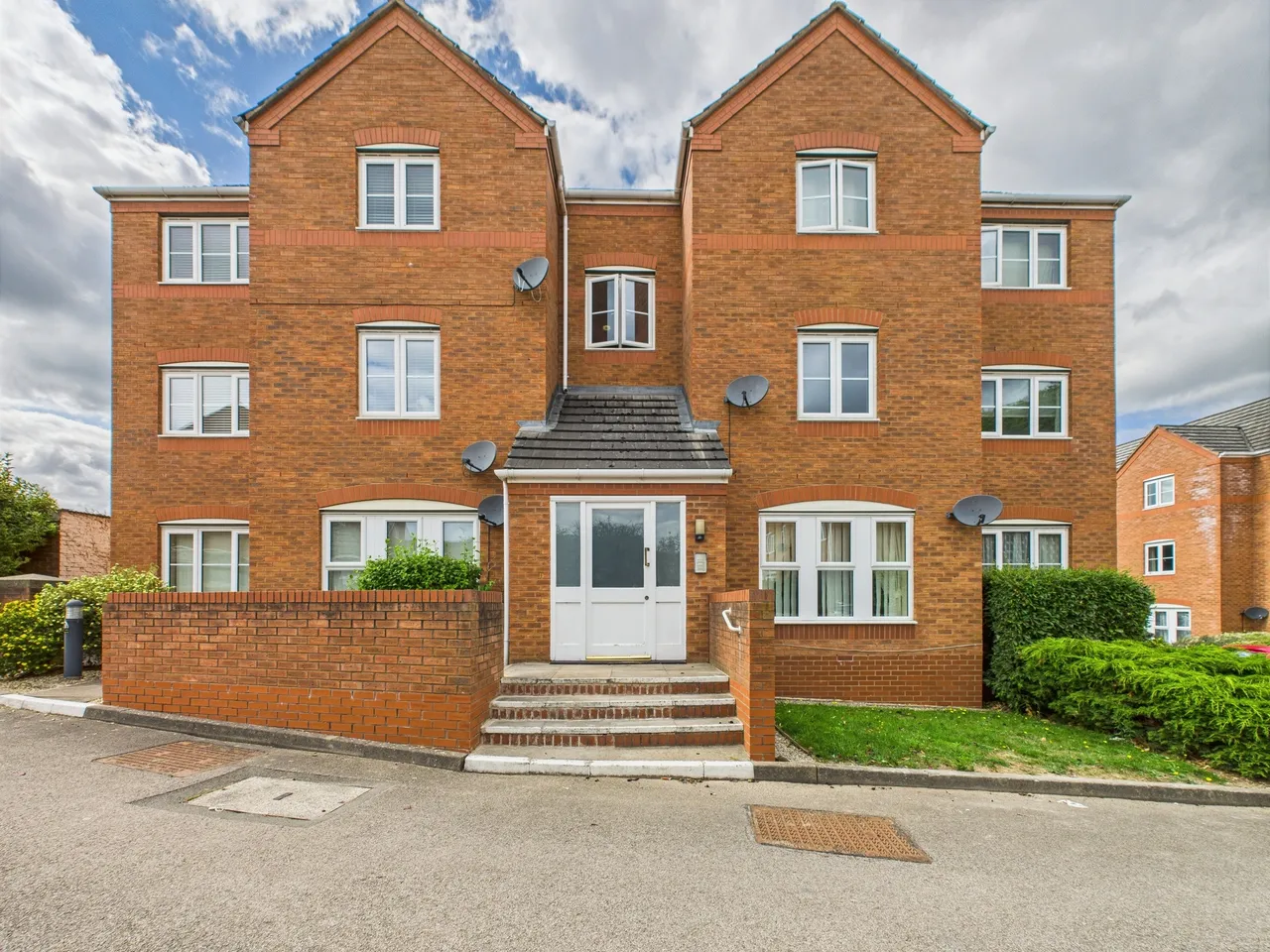 2 bed flat for sale — Eliot Mews, Nuneaton, CV10