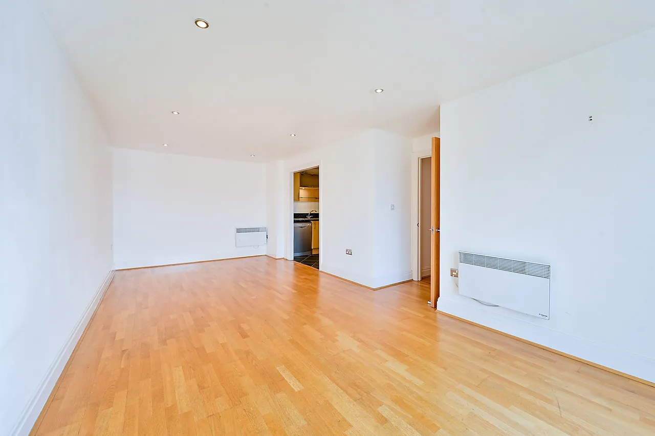 51 Bramber House, Royal Quarter, Seven Kings Way, Kingston upon Thames, photo 4