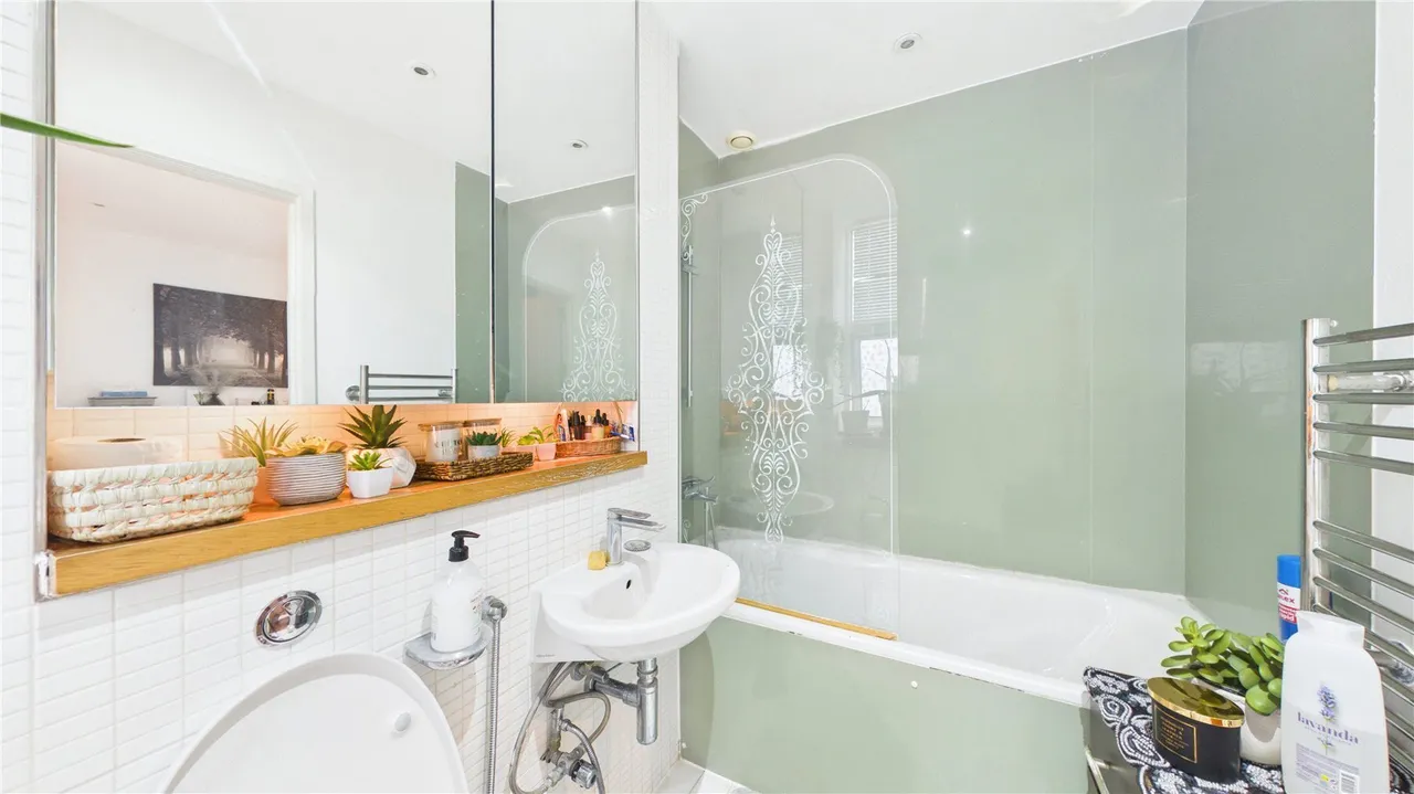 Bromyard Avenue, London, W3, photo 8