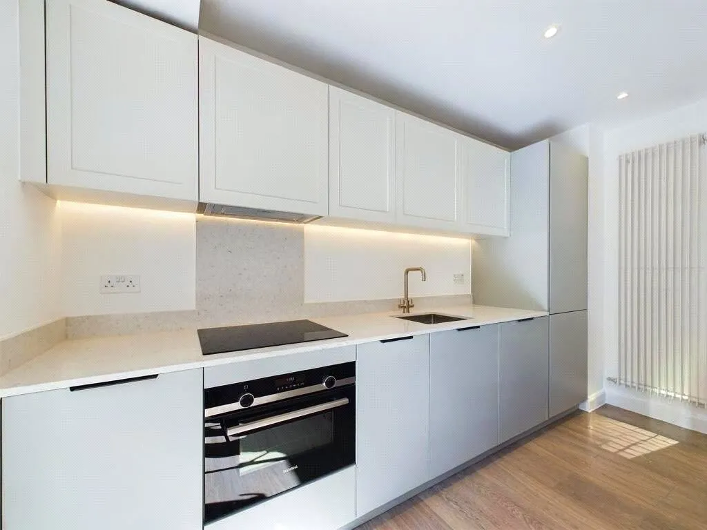 Seagull Lane, London, E16, photo 2