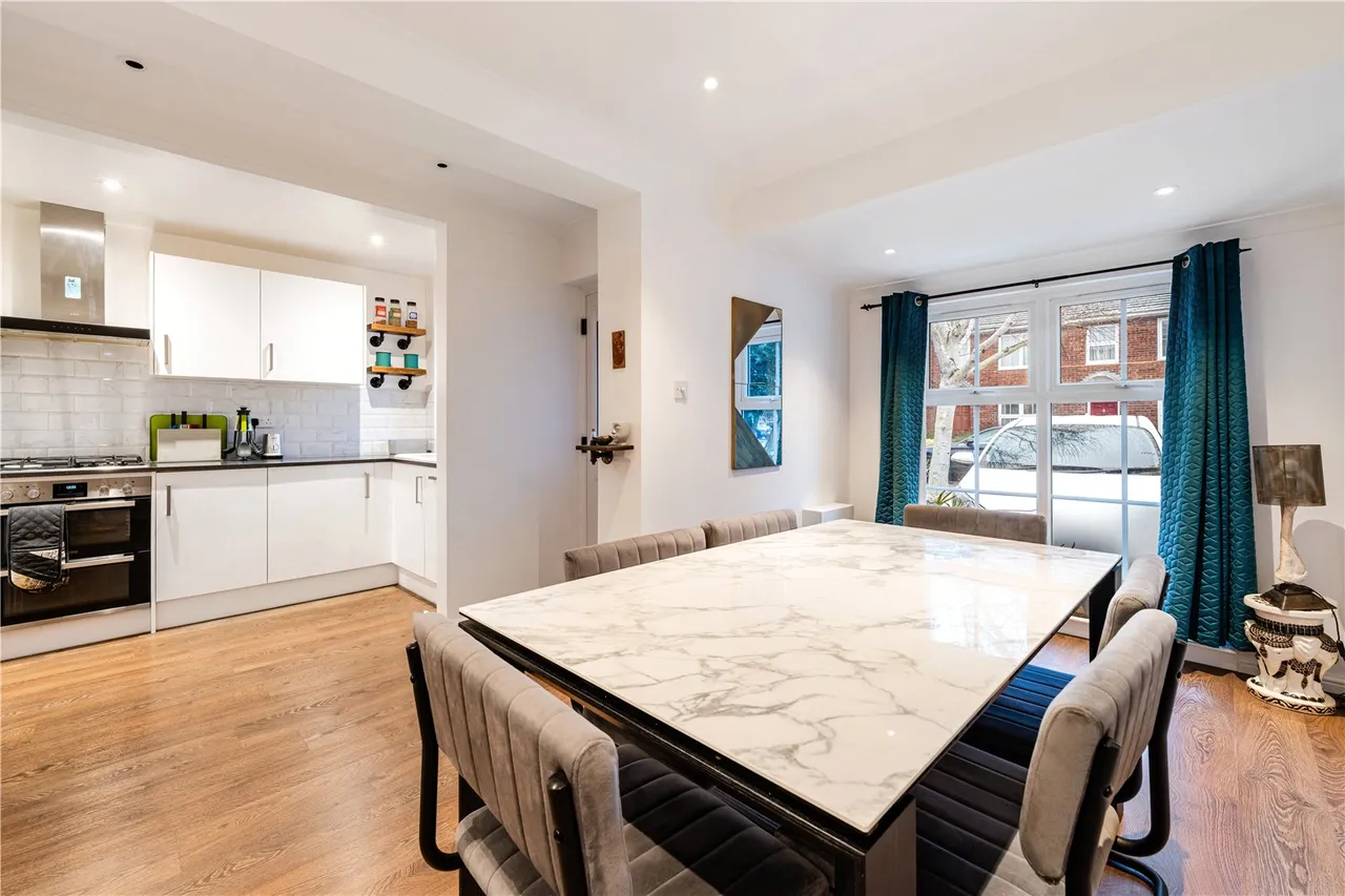 Appleby Close, Twickenham, TW2 5NA, photo 6
