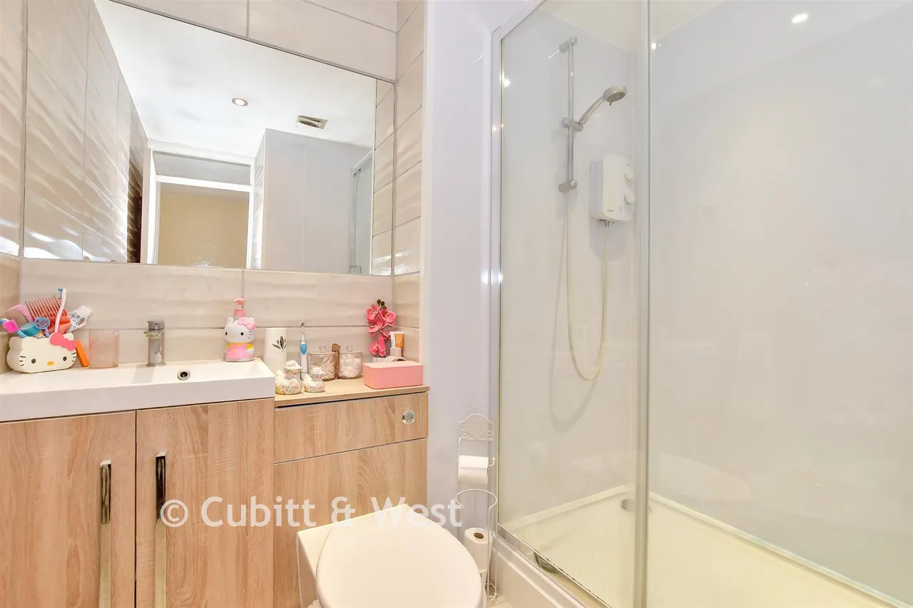 Osborne Crescent, Chichester, PO19, photo 10