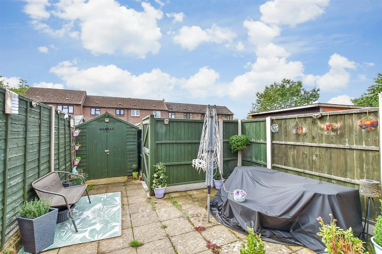Osborne Crescent, Chichester, PO19, photo 5