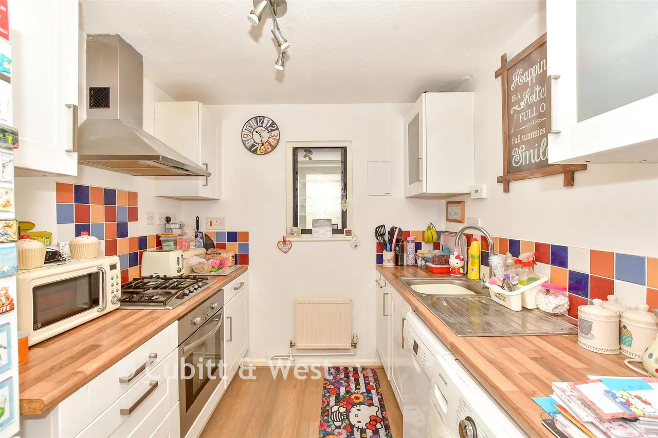 Osborne Crescent, Chichester, PO19, photo 3