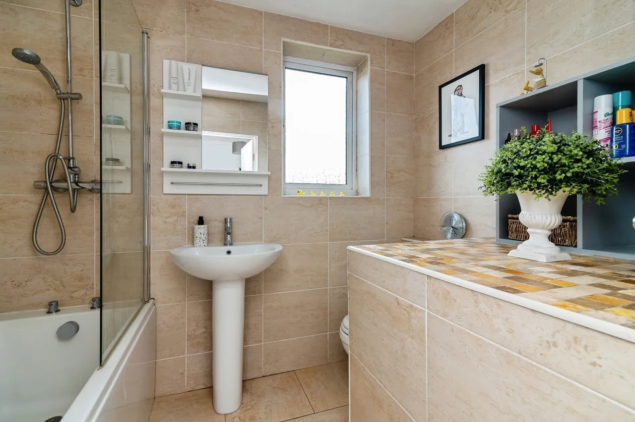Shelford Road, Radcliffe-on-Trent, NG12, photo 24