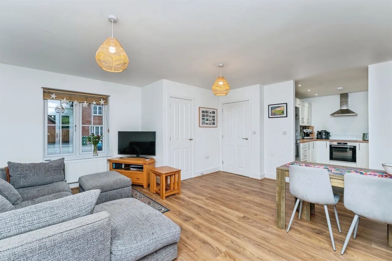 Marjory Close, Chester, CH4, photo 8