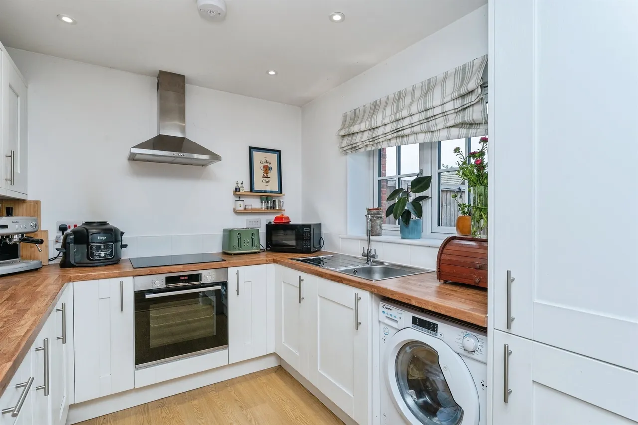 Marjory Close, Chester, CH4, photo 3
