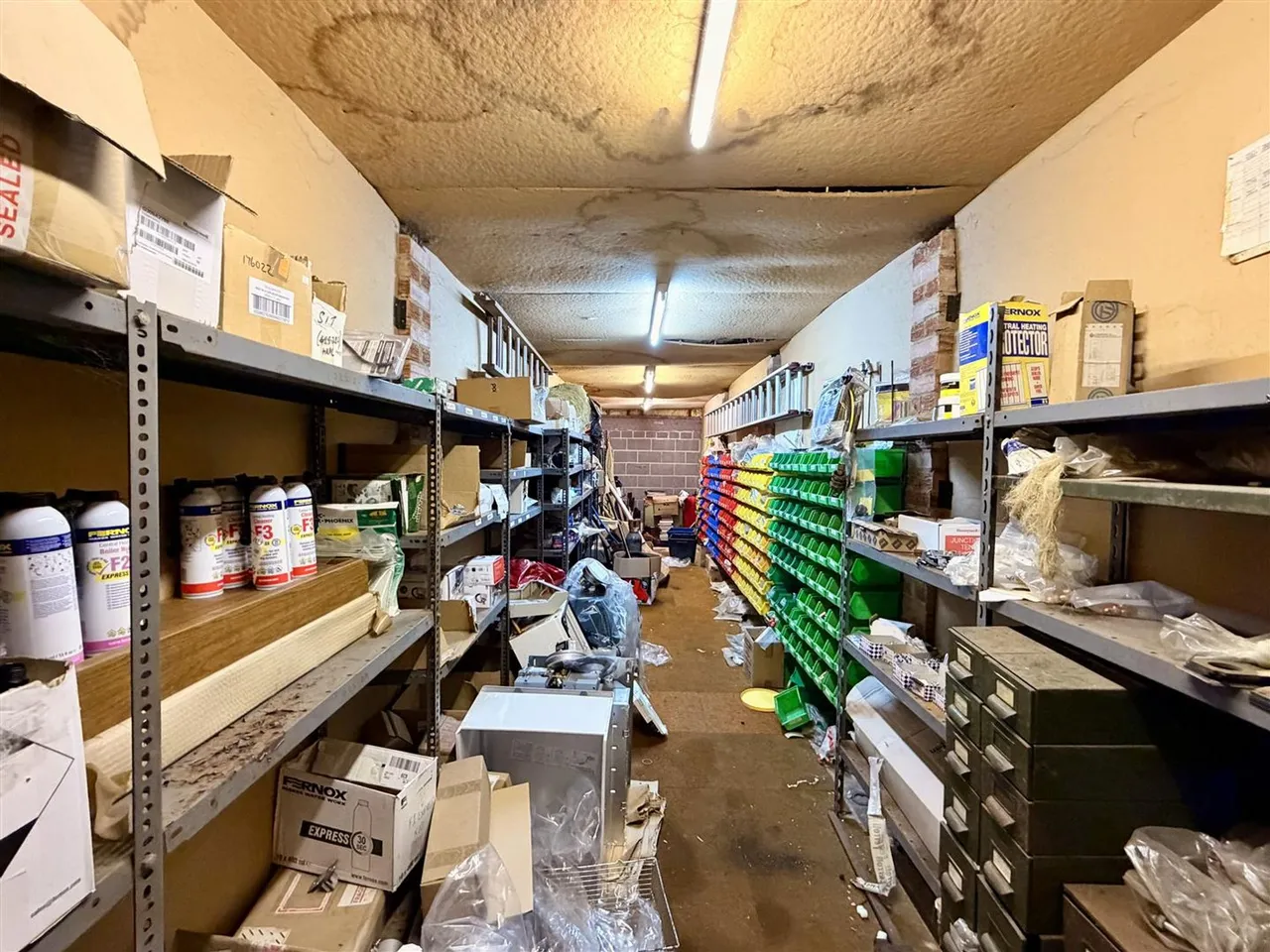 Bathroom Commercial Property for Sale, photo 4