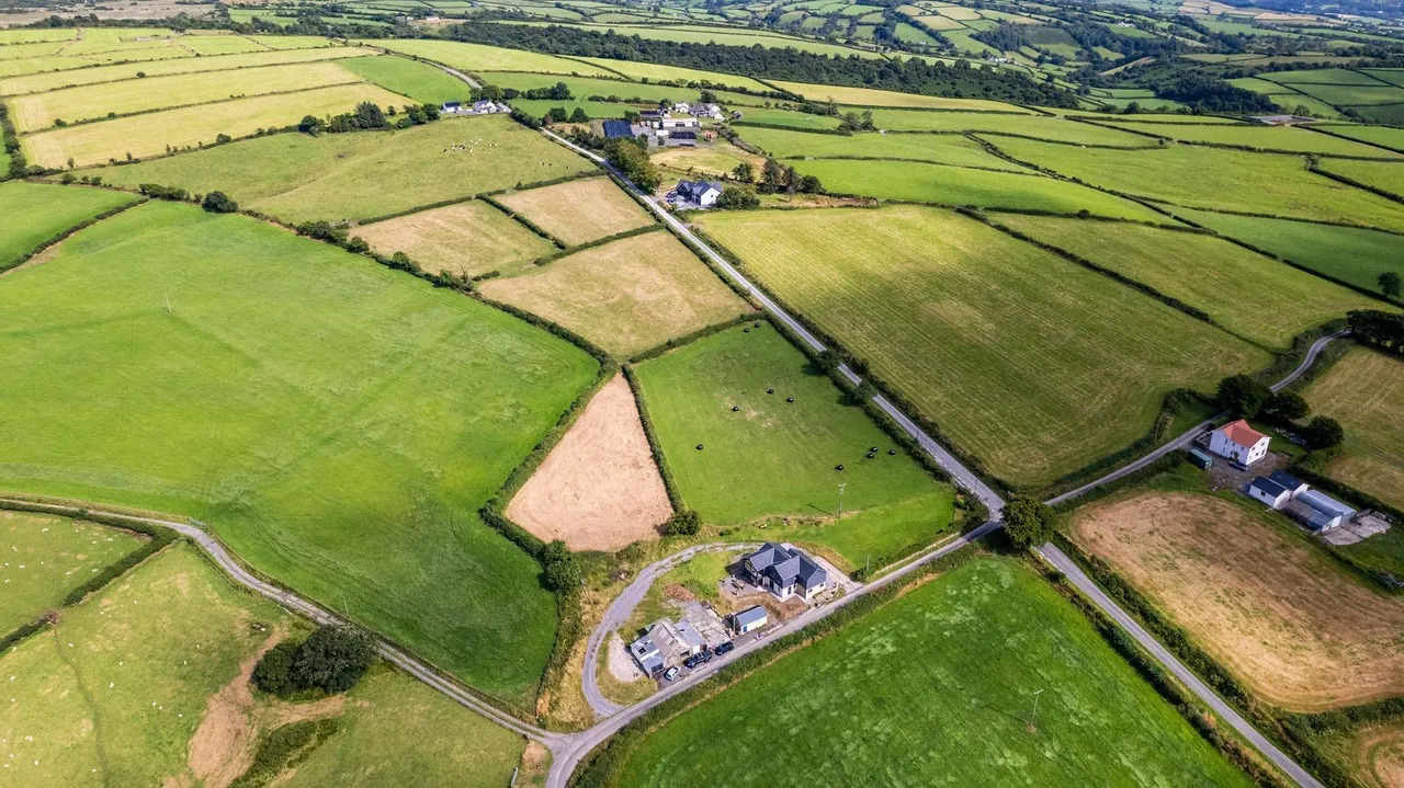 Rhydargaeau Road, Carmarthen, SA32, photo 41