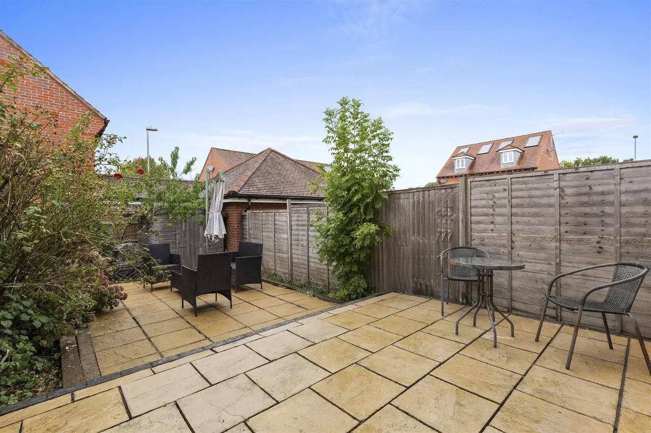 Kingshill Drive, High Wycombe, HP13, photo 8