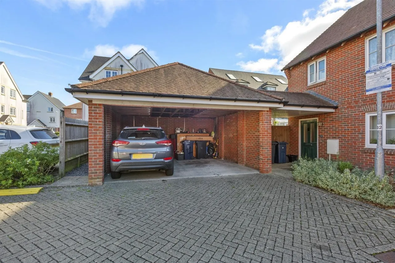 Kingshill Drive, High Wycombe, HP13, photo 2