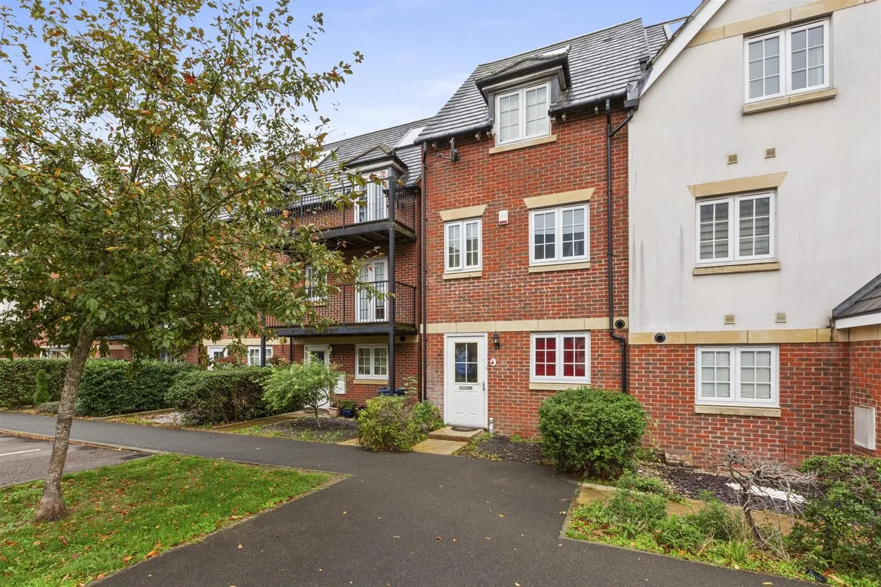 Kingshill Drive, High Wycombe, HP13, photo 17