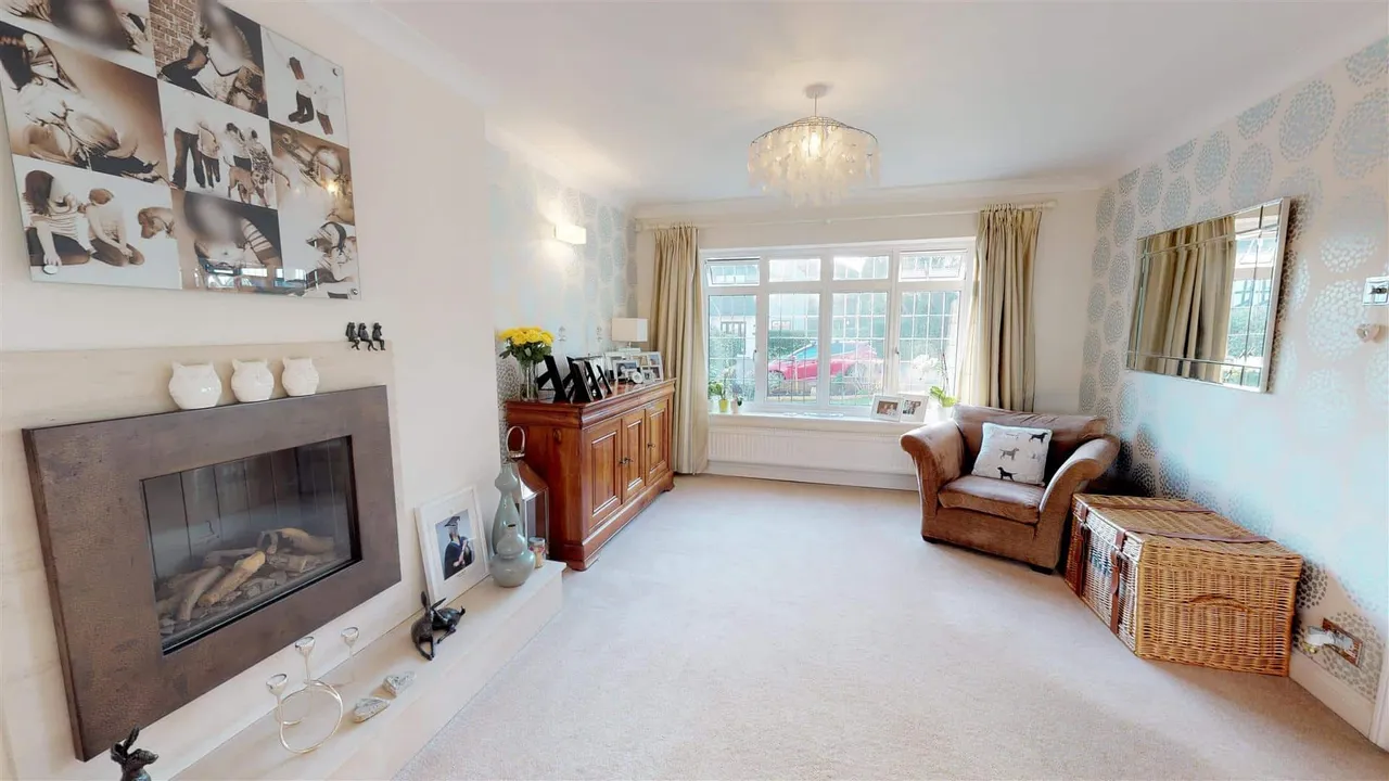 Steeds Way, Loughton, photo 4