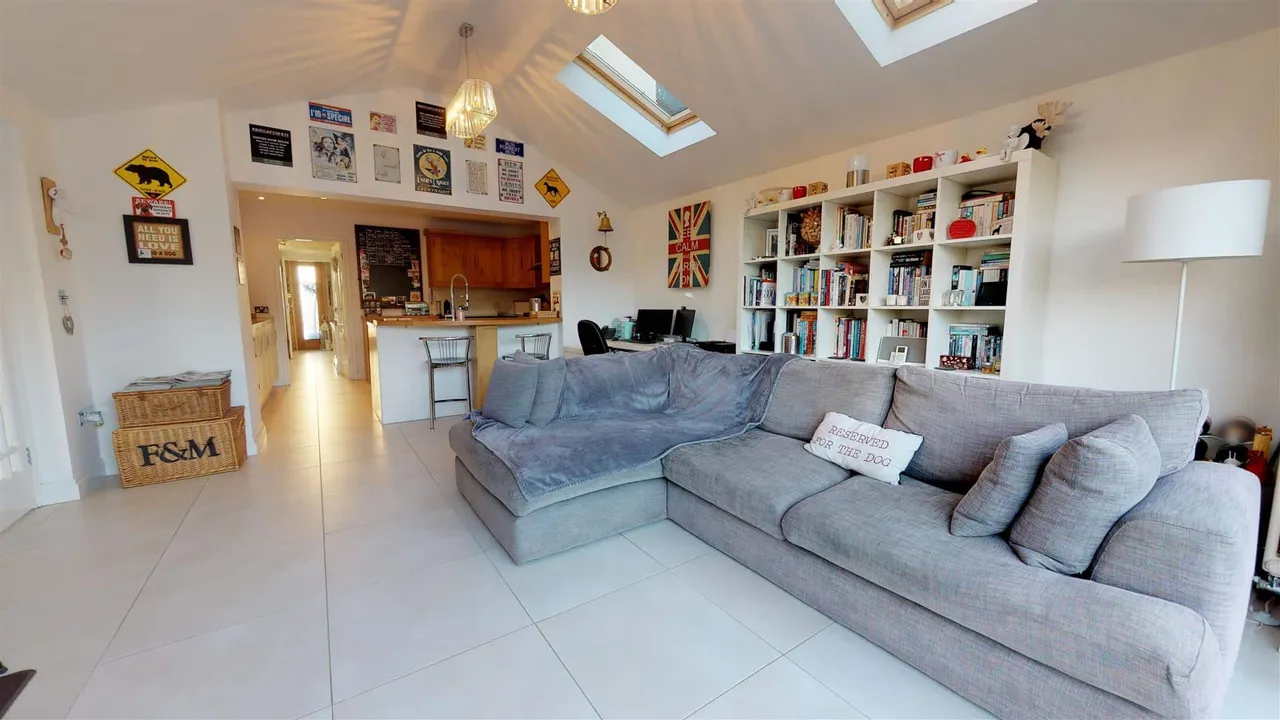 Steeds Way, Loughton, photo 8