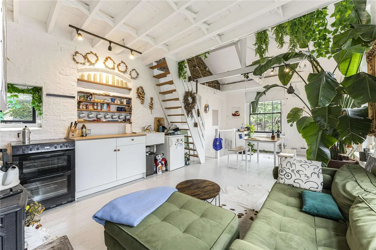 2 bed house for sale, Padbury Court, London, E2