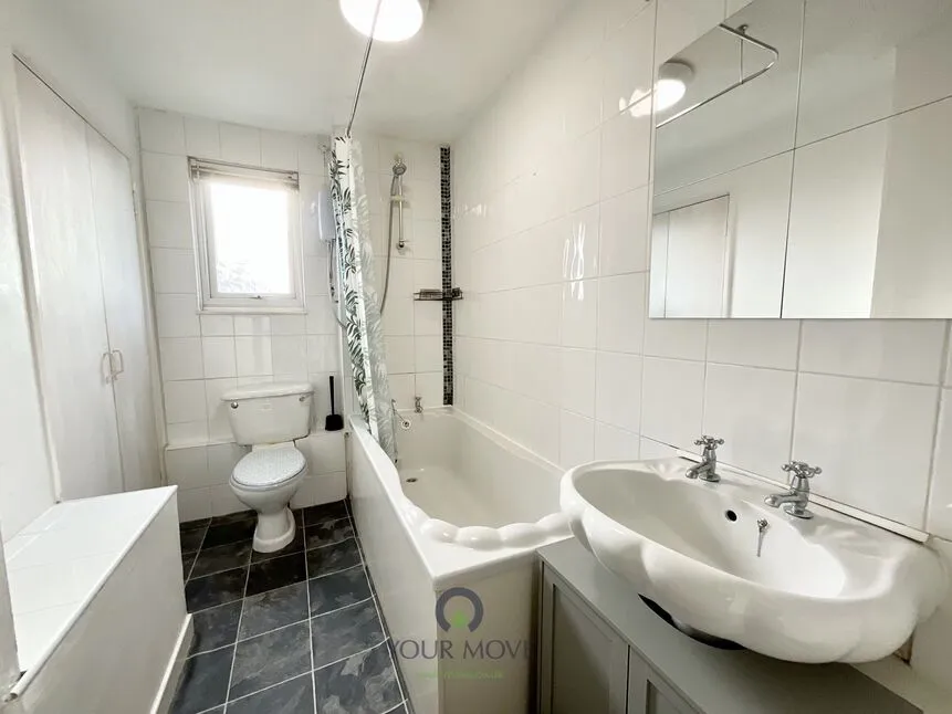 Windsor Close, Frankley, B45, photo 4