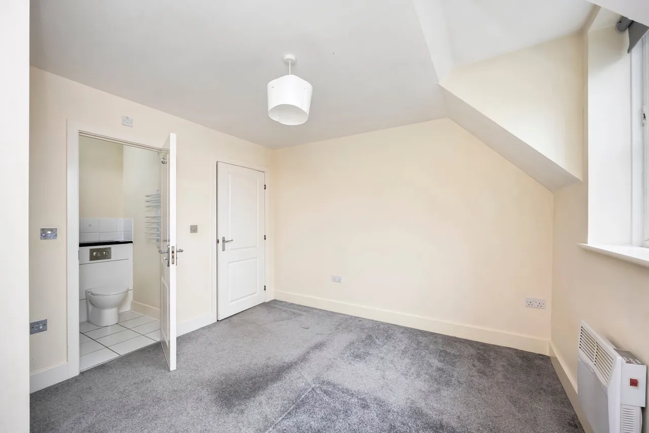 Updown Hill, Woodcote House Updown Hill, RH16, photo 9