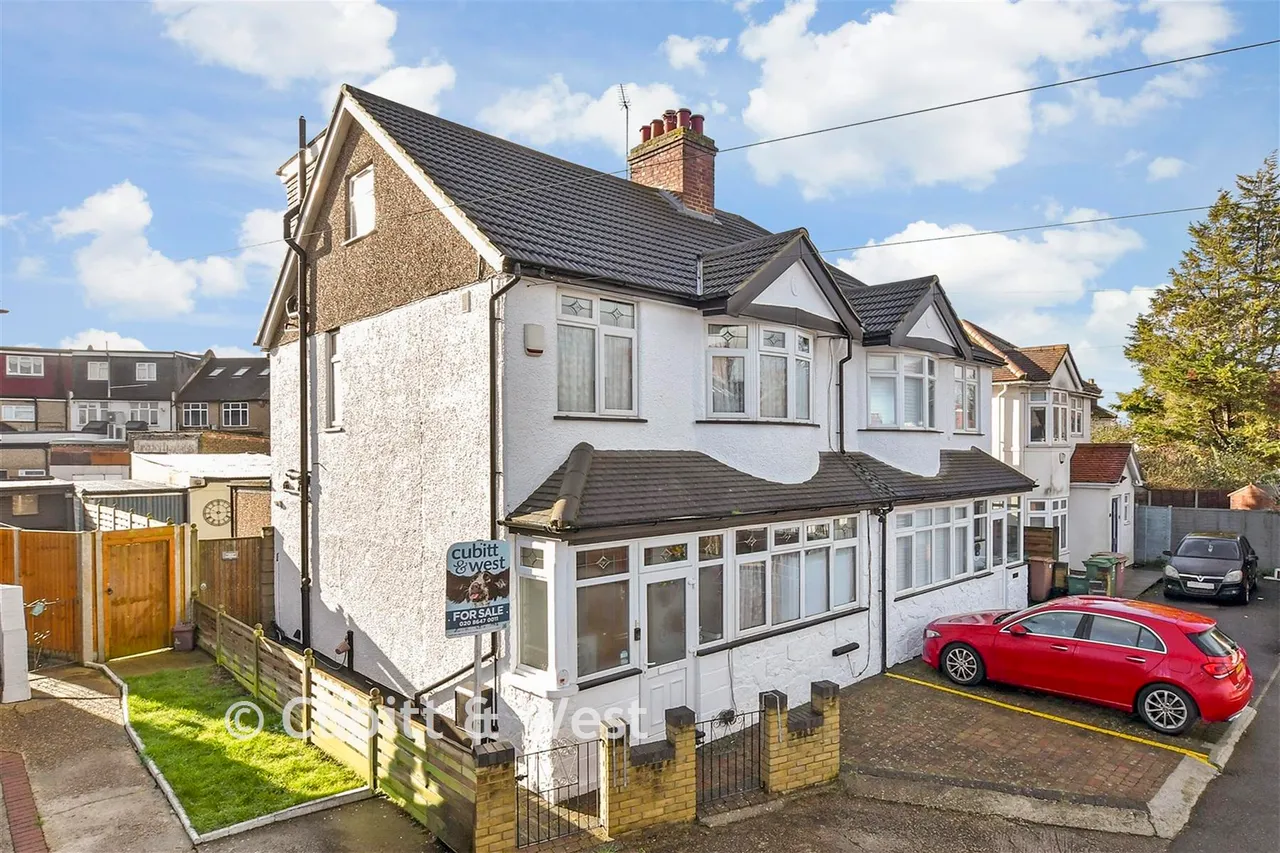 4 bed house for sale, Headley Avenue, Wallington, SM6