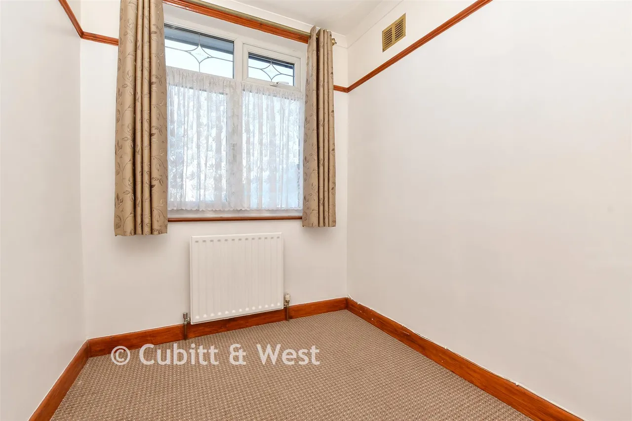 Headley Avenue, Wallington, SM6, photo 11