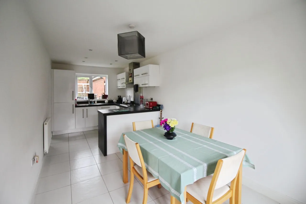Rosewood Drive, Dewsbury, WF12, photo 8