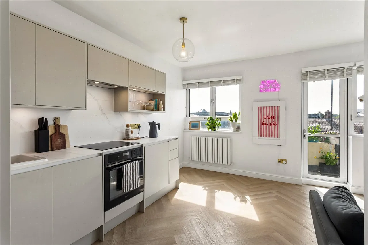 Holdernesse Road, London, SW17, photo 2