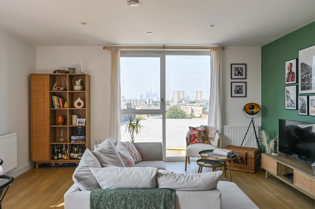 2 bed flat for sale, London, E3