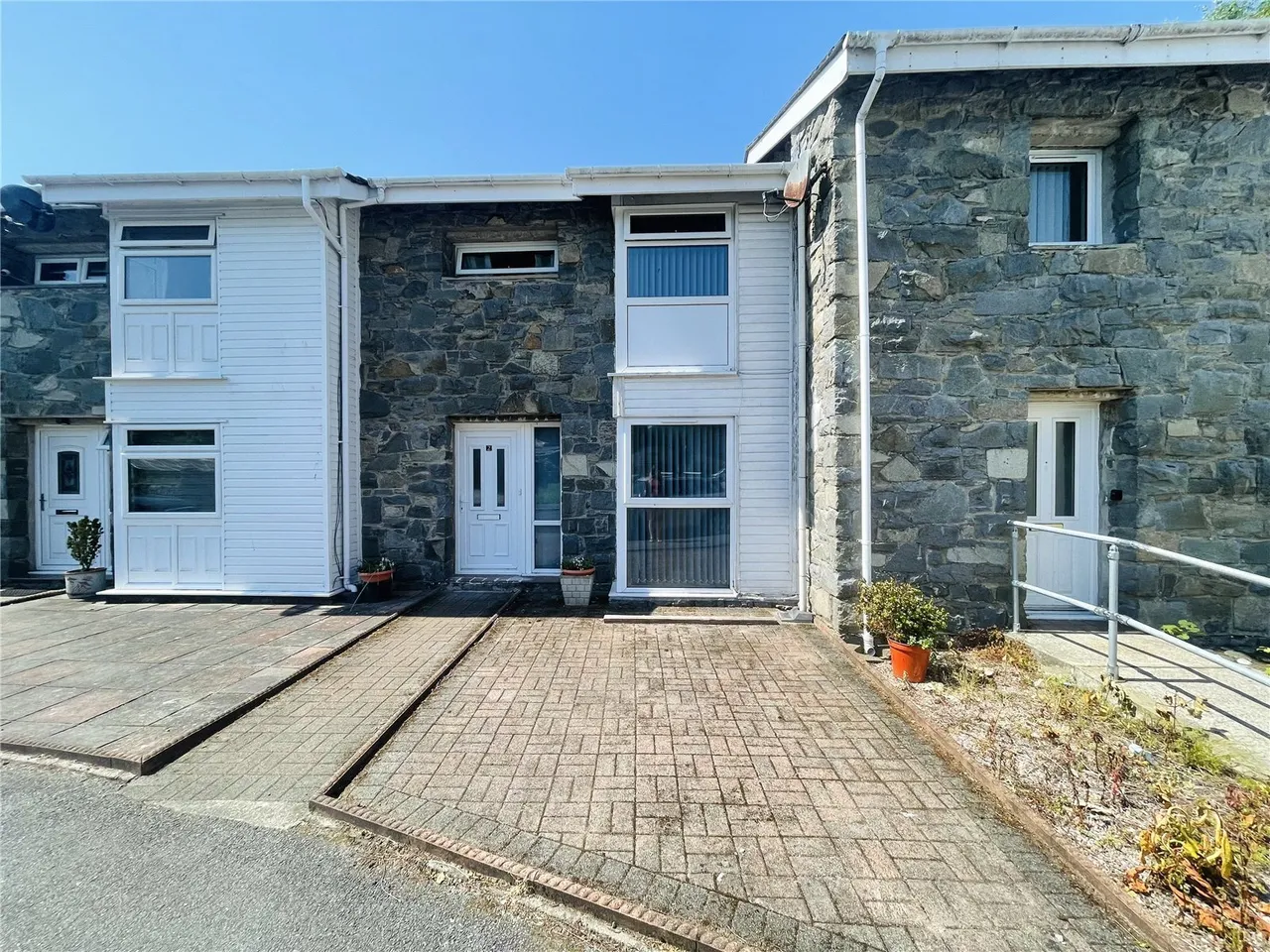 2 bed house for sale, Isgraig, Tremadog, LL49