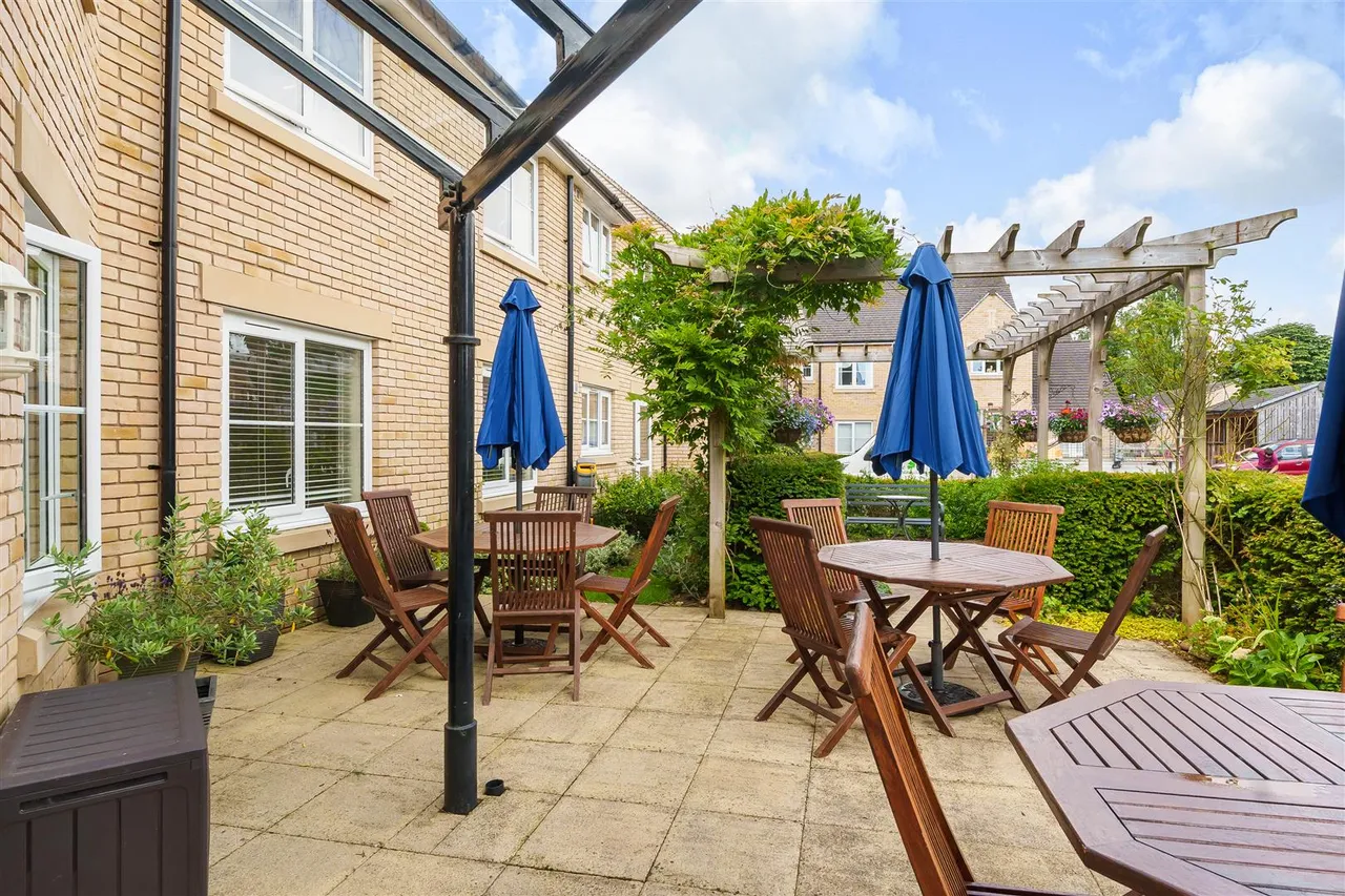 Somerford Road, Cirencester, GL7, photo 8