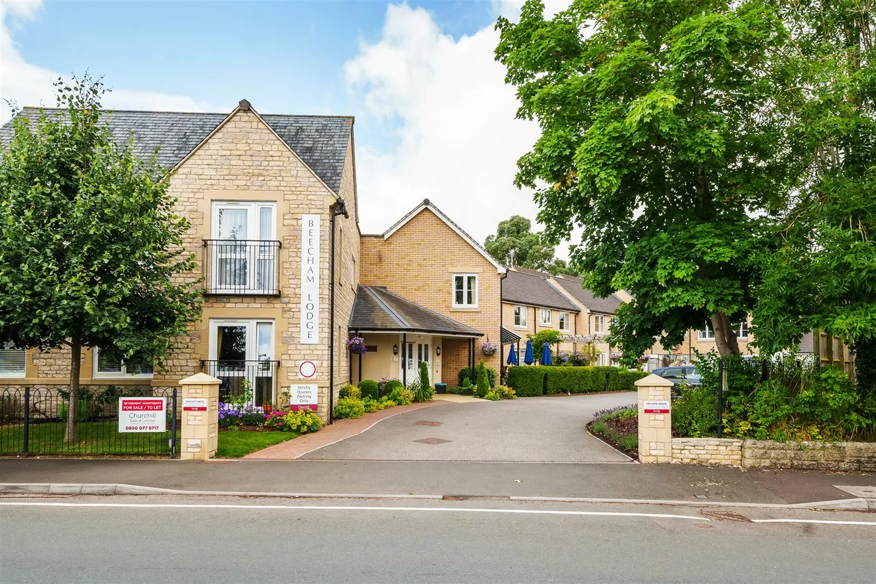 1 bed flat for sale, Somerford Road, Cirencester, GL7