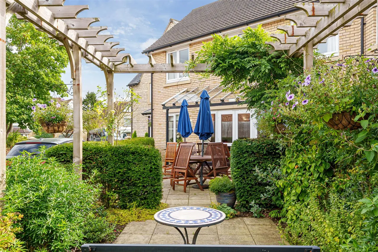 Somerford Road, Cirencester, GL7, photo 12