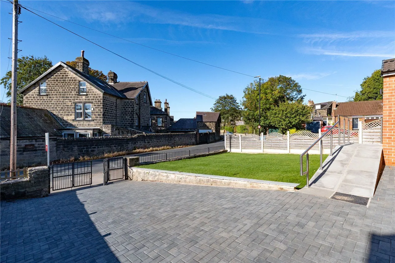 Outwood Lane, Horsforth, LS18, photo 15